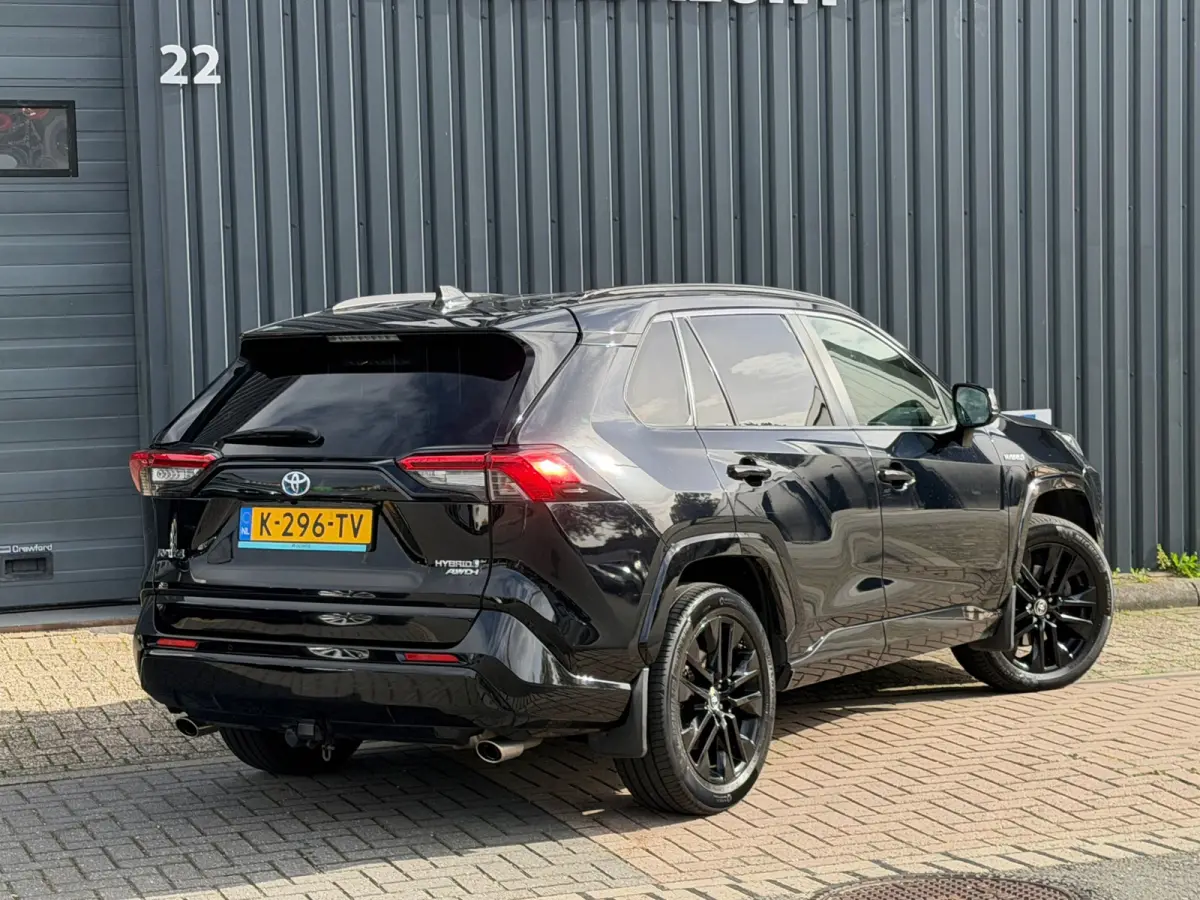 2.5 Hybrid AWD Black Edition