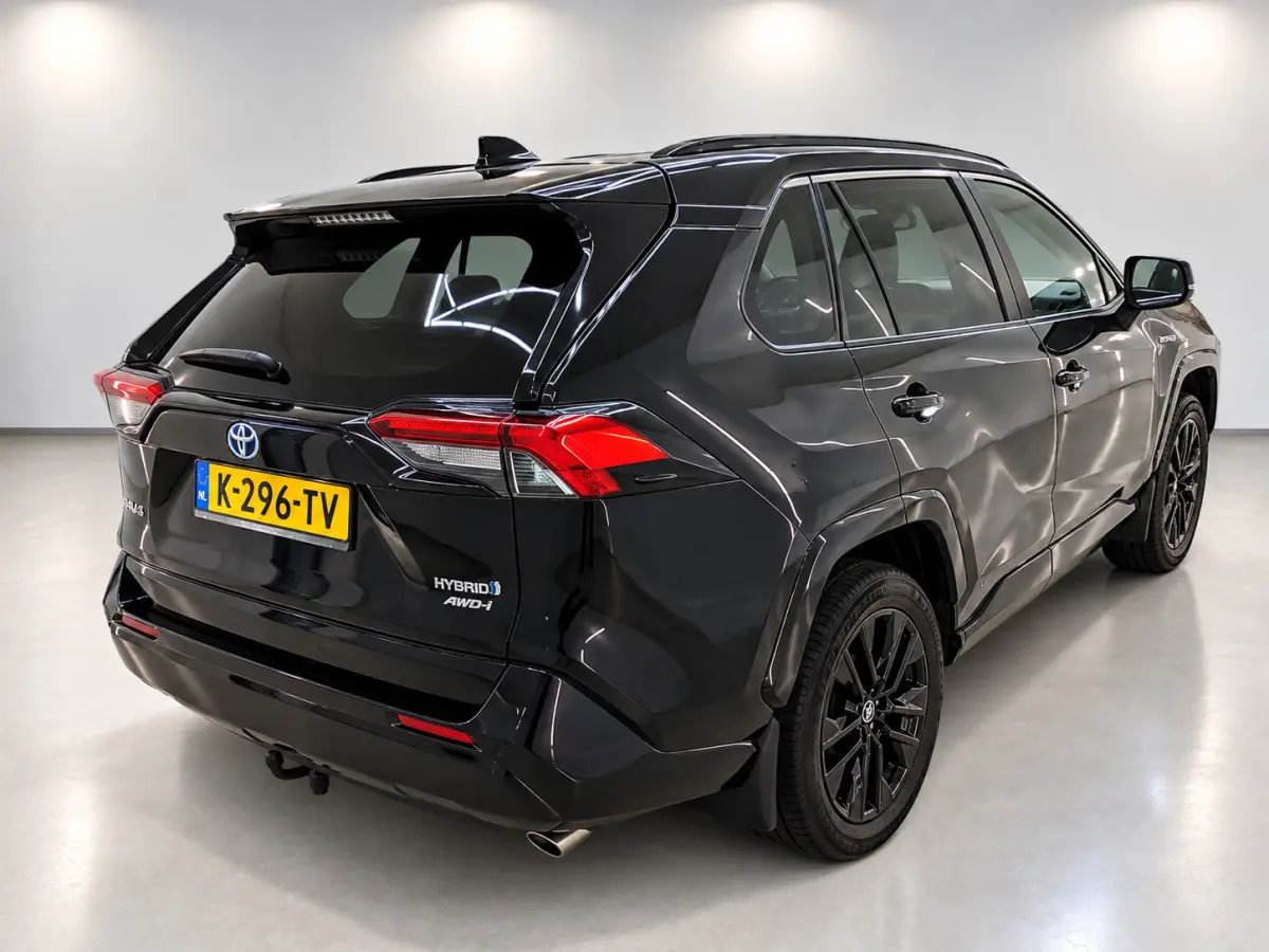 2.5 Hybrid AWD Black Edition
