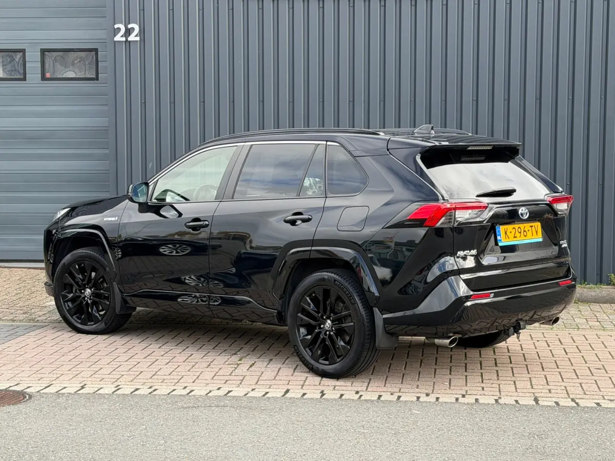 2.5 Hybrid AWD Black Edition