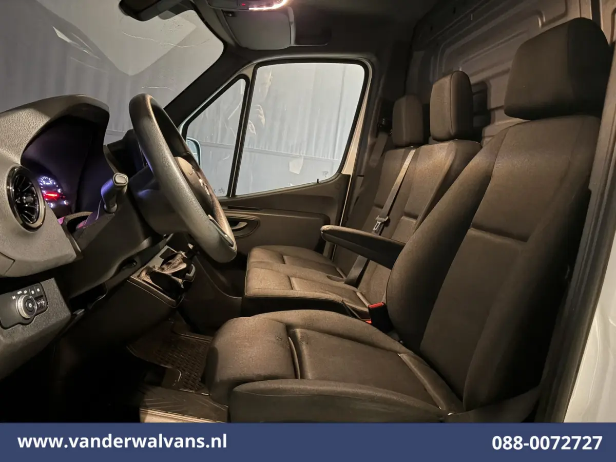 317 CDI 170pk L3H2 Euro6 Airco | 360 Graden Camera | Navigatie | Chauffeursstoel | Apple Carplay Cruisecontrol, Android Auto, Stoelverwarming, 270 Graden Achterdeuren, Parkeersensoren, Bijri