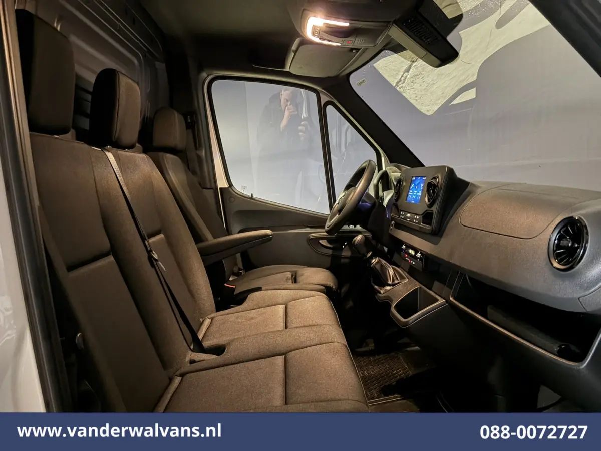 317 CDI 170pk L3H2 Euro6 Airco | 360 Graden Camera | Navigatie | Chauffeursstoel | Apple Carplay Cruisecontrol, Android Auto, Stoelverwarming, 270 Graden Achterdeuren, Parkeersensoren, Bijri