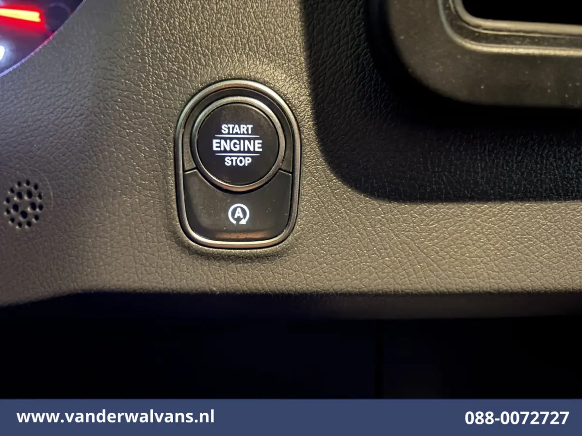 317 CDI 170pk L3H2 Euro6 Airco | 360 Graden Camera | Navigatie | Chauffeursstoel | Apple Carplay Cruisecontrol, Android Auto, Stoelverwarming, 270 Graden Achterdeuren, Parkeersensoren, Bijri