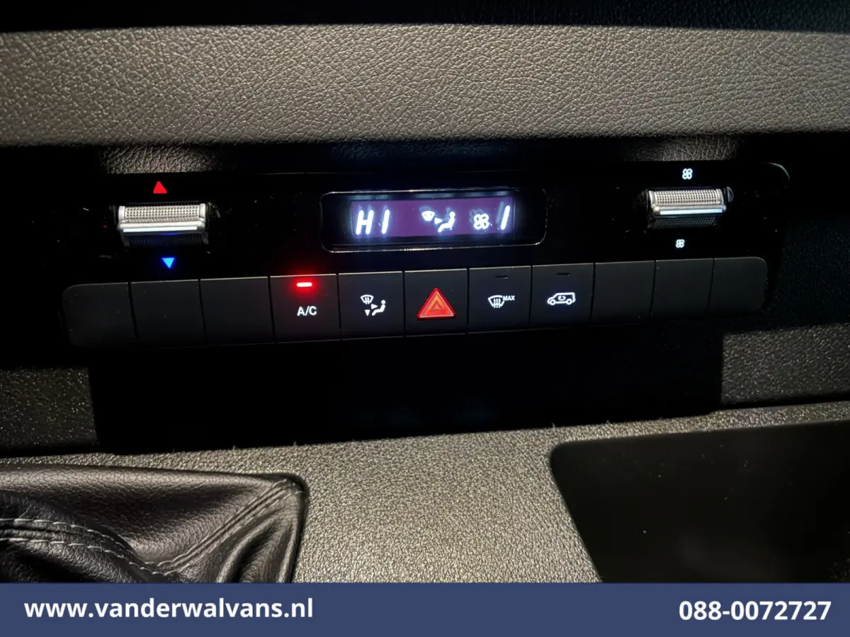 317 CDI 170pk L3H2 Euro6 Airco | 360 Graden Camera | Navigatie | Chauffeursstoel | Apple Carplay Cruisecontrol, Android Auto, Stoelverwarming, 270 Graden Achterdeuren, Parkeersensoren, Bijri