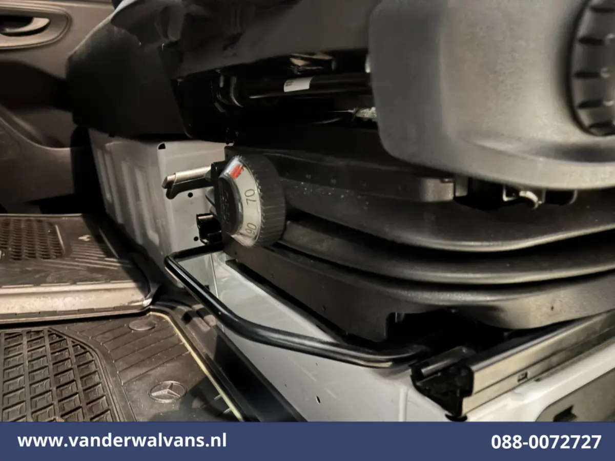317 CDI 170pk L3H2 Euro6 Airco | 360 Graden Camera | Navigatie | Chauffeursstoel | Apple Carplay Cruisecontrol, Android Auto, Stoelverwarming, 270 Graden Achterdeuren, Parkeersensoren, Bijri