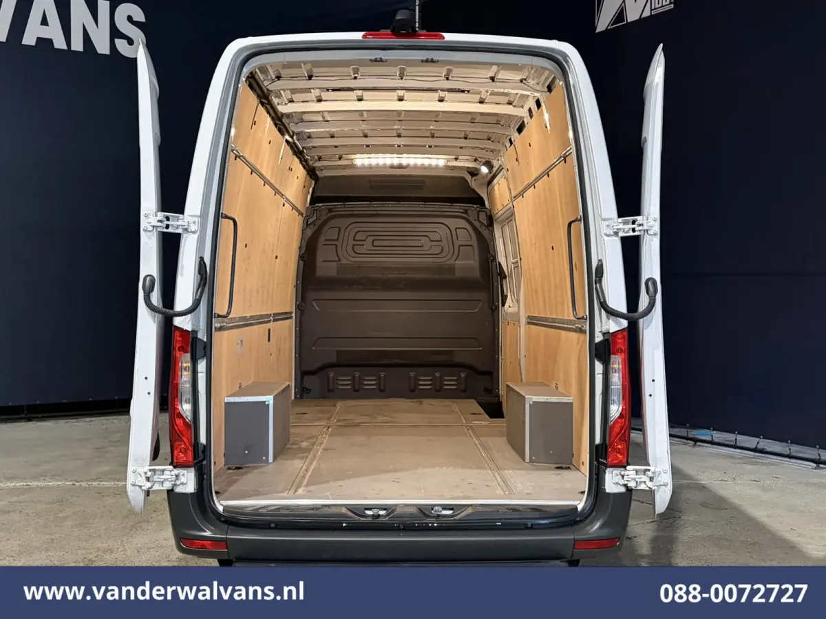 317 CDI 170pk L3H2 Euro6 Airco | 360 Graden Camera | Navigatie | Chauffeursstoel | Apple Carplay Cruisecontrol, Android Auto, Stoelverwarming, 270 Graden Achterdeuren, Parkeersensoren, Bijri