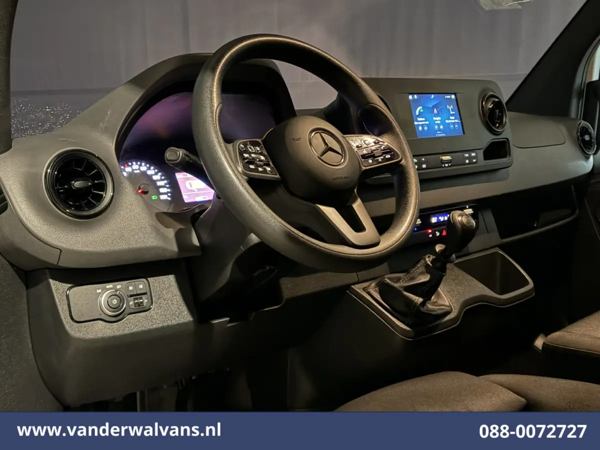317 CDI 170pk L3H2 Euro6 Airco | 360 Graden Camera | Navigatie | Chauffeursstoel | Apple Carplay Cruisecontrol, Android Auto, Stoelverwarming, 270 Graden Achterdeuren, Parkeersensoren, Bijri