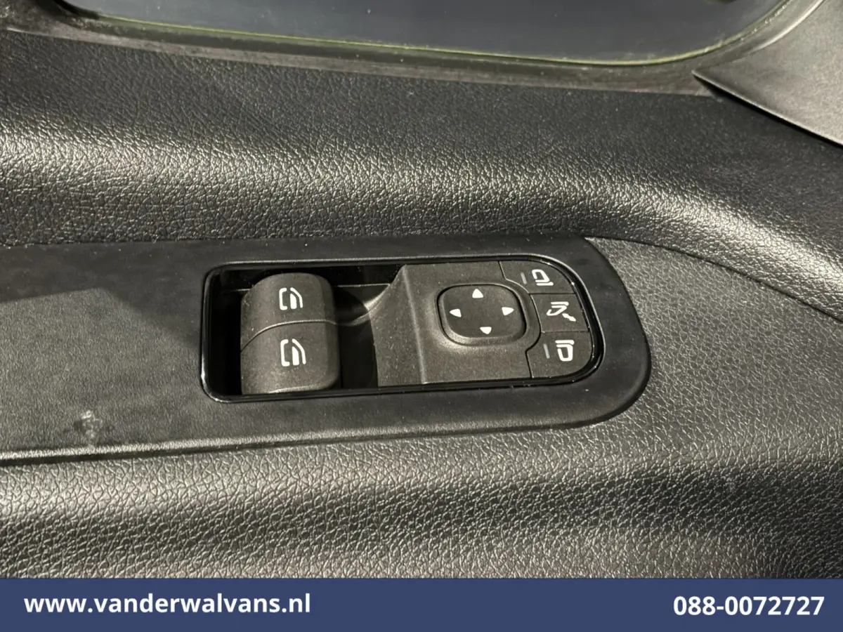 317 CDI 170pk L3H2 Euro6 Airco | 360 Graden Camera | Navigatie | Chauffeursstoel | Apple Carplay Cruisecontrol, Android Auto, Stoelverwarming, 270 Graden Achterdeuren, Parkeersensoren, Bijri