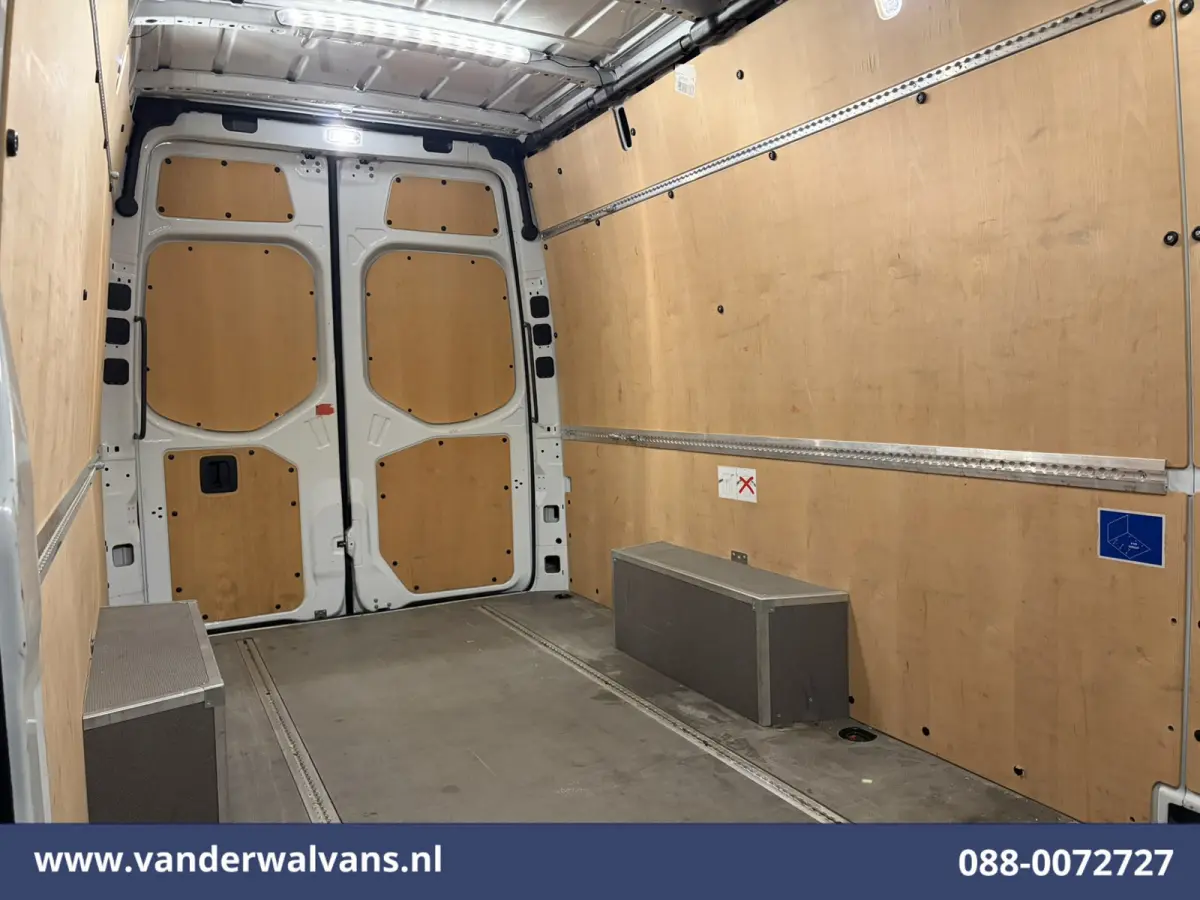 317 CDI 170pk L3H2 Euro6 Airco | 360 Graden Camera | Navigatie | Chauffeursstoel | Apple Carplay Cruisecontrol, Android Auto, Stoelverwarming, 270 Graden Achterdeuren, Parkeersensoren, Bijri