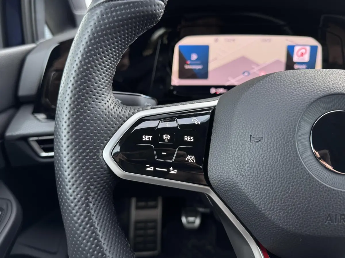 2.0 TSI GTI 245PK Handgeschakeld | Digital cockpit | Carplay | Adaptive cruise | Camera | Stuur/Stoelverwarming | Sensoren