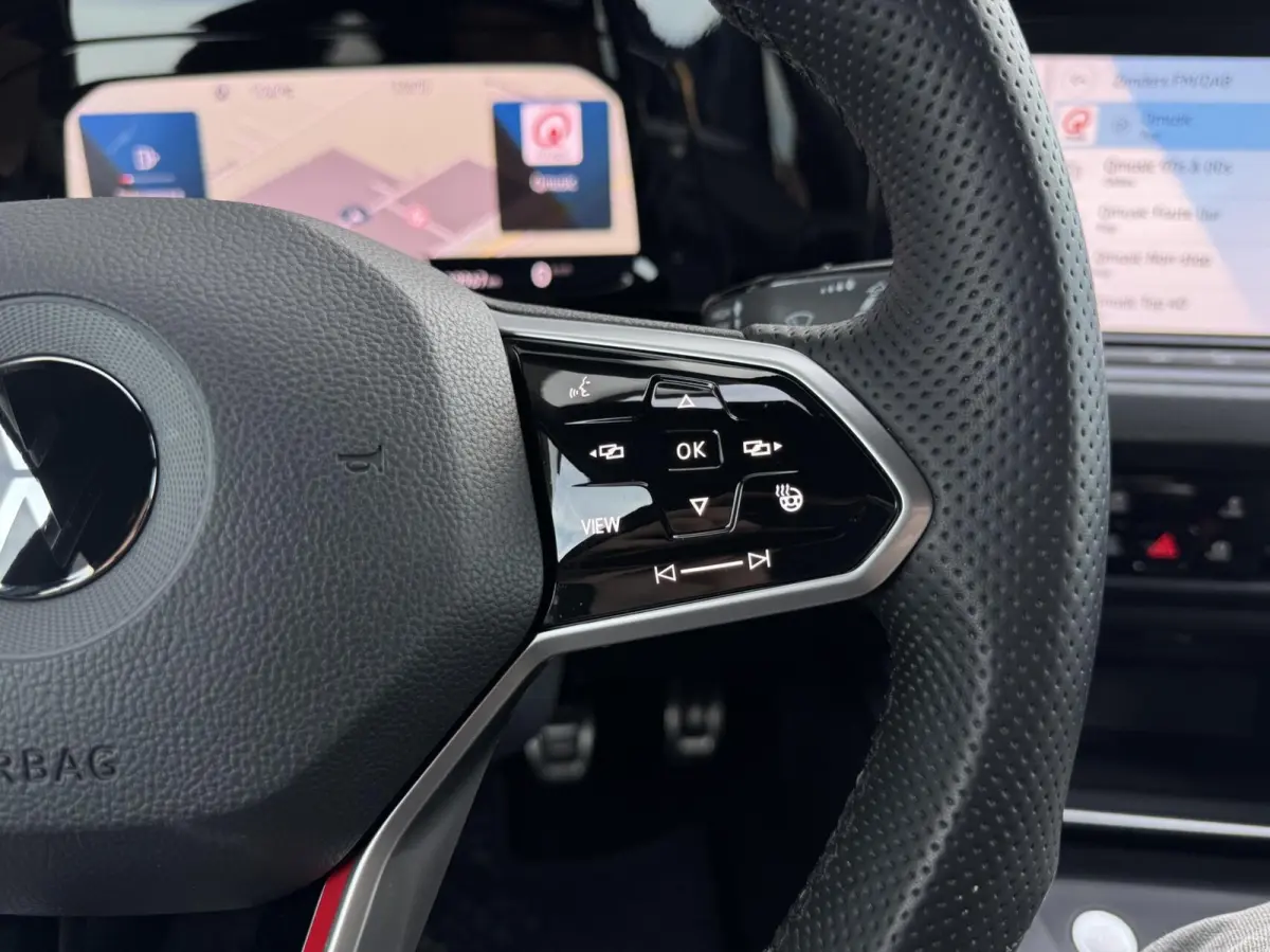 2.0 TSI GTI 245PK Handgeschakeld | Digital cockpit | Carplay | Adaptive cruise | Camera | Stuur/Stoelverwarming | Sensoren