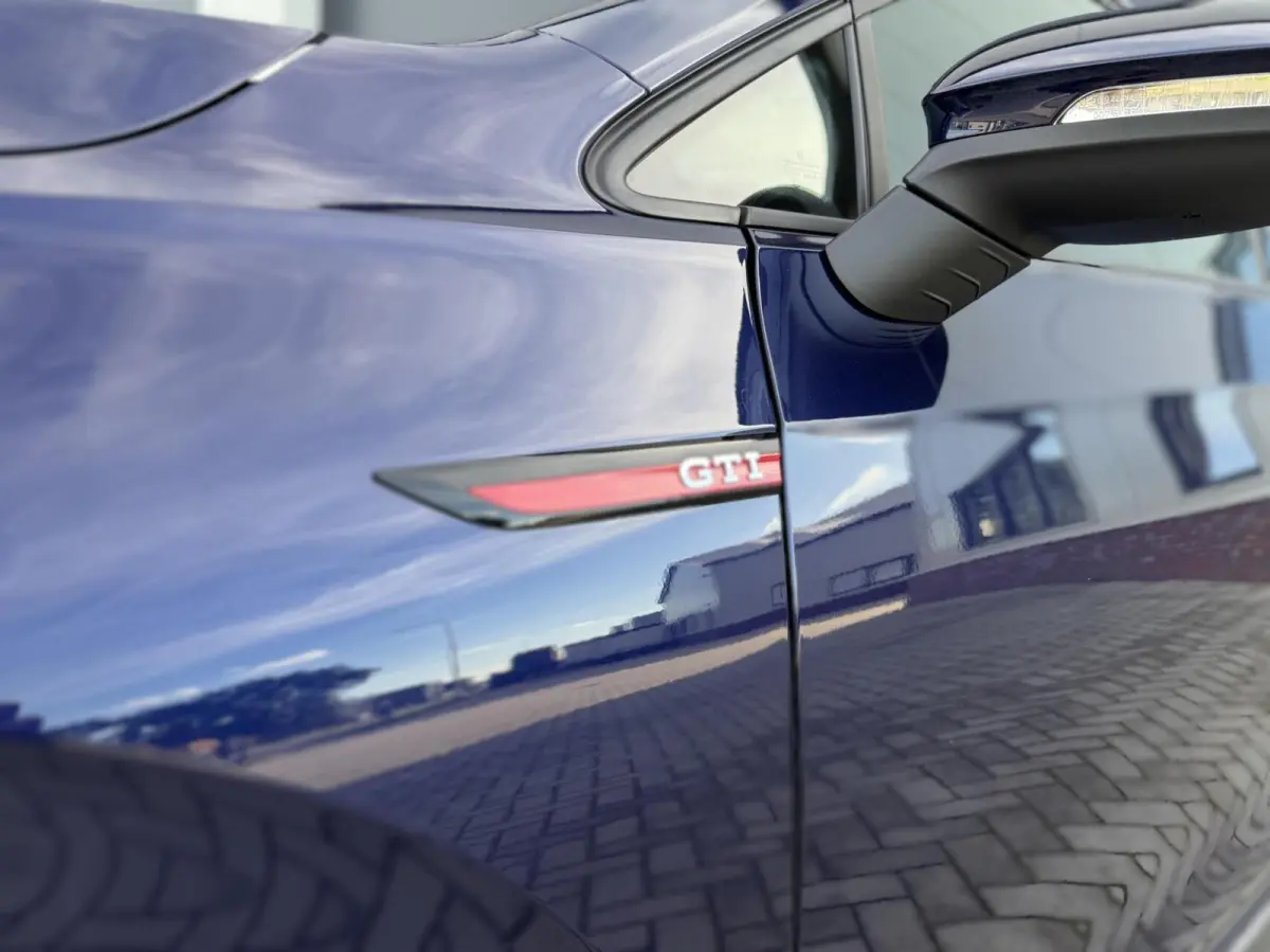 2.0 TSI GTI 245PK Handgeschakeld | Digital cockpit | Carplay | Adaptive cruise | Camera | Stuur/Stoelverwarming | Sensoren