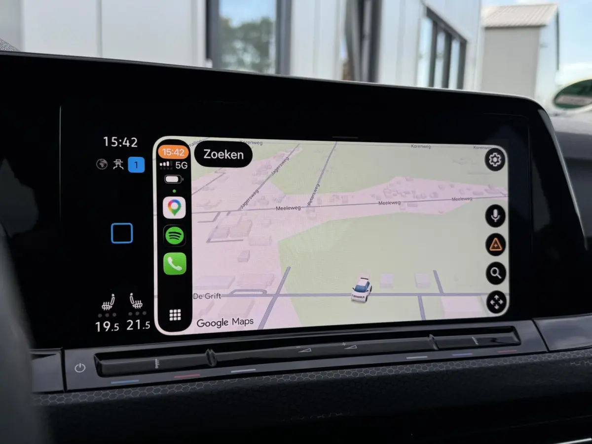 2.0 TSI GTI 245PK Handgeschakeld | Digital cockpit | Carplay | Adaptive cruise | Camera | Stuur/Stoelverwarming | Sensoren