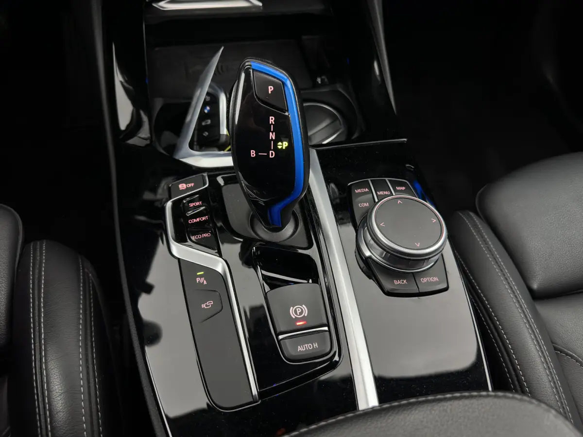 High Executive 80 kWh [3-Fase-11kW] {SoH-99%} (INCL-BTW) Aut. *PANO | LEATHER | HARMAN/KARDON | ADAPTIVE-CRUISE | FULL-LED | BLINDSPOT | MEMORY-PACK | DIGI-COCKPIT | HEATED-SPORTSEATS | KEYL