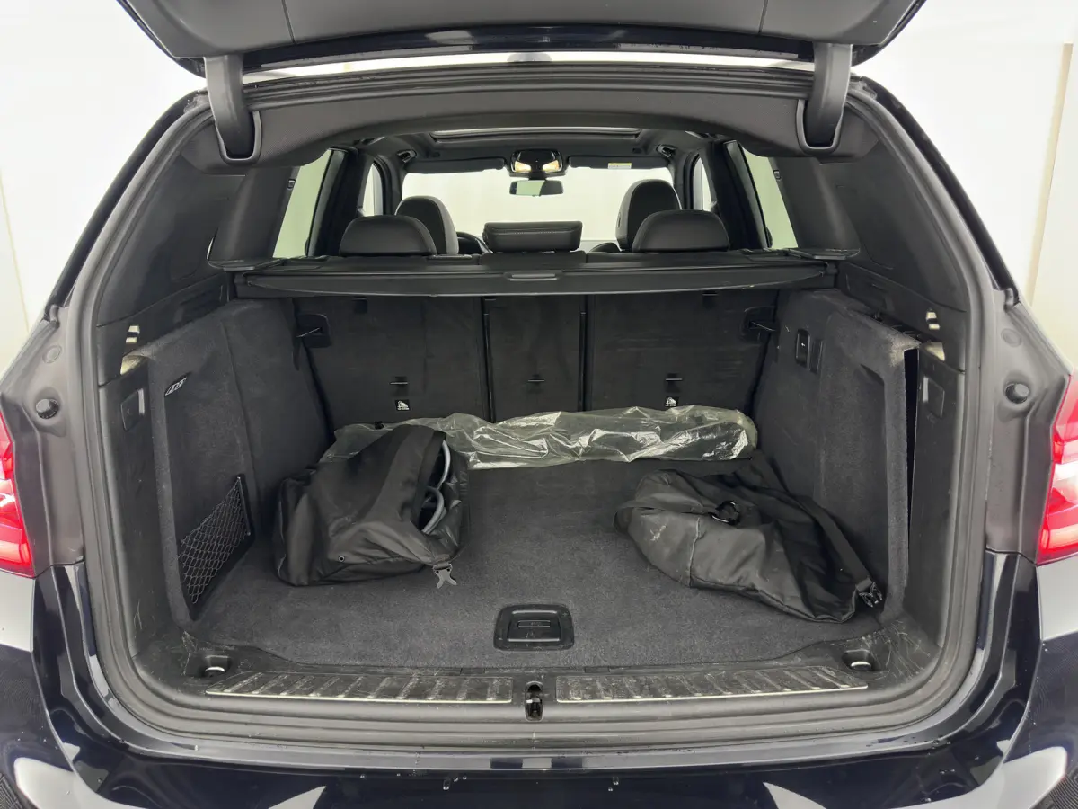 High Executive 80 kWh [3-Fase-11kW] {SoH-99%} (INCL-BTW) Aut. *PANO | LEATHER | HARMAN/KARDON | ADAPTIVE-CRUISE | FULL-LED | BLINDSPOT | MEMORY-PACK | DIGI-COCKPIT | HEATED-SPORTSEATS | KEYL