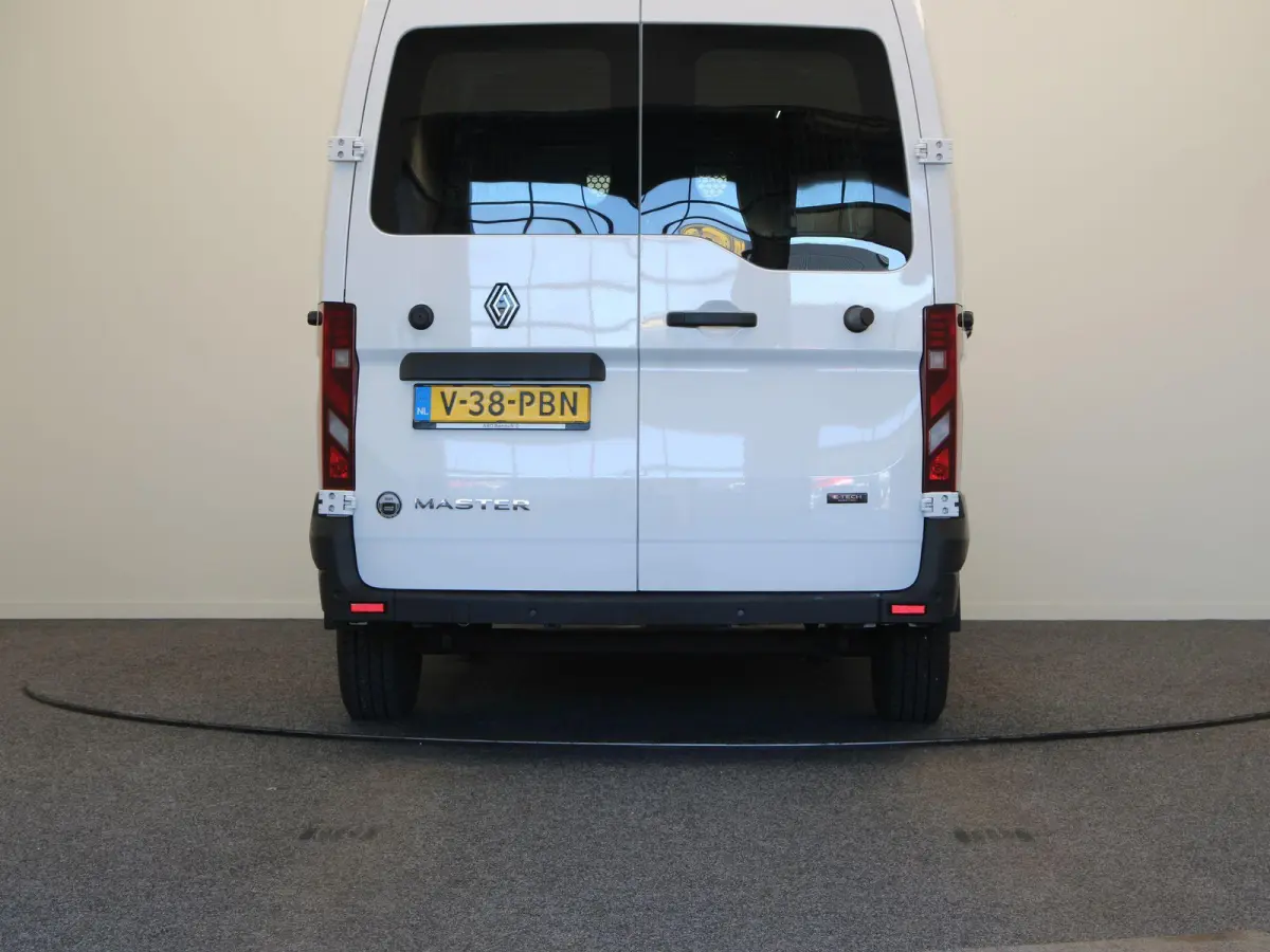 T35 L2H2 Extra long range 87 kWh | 2450 kg Trekgewicht | Climate control | Stoelverwarming | Apple Carplay | Android auto |