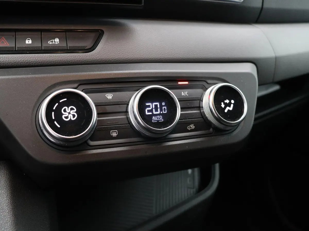 T35 L2H2 Extra long range 87 kWh | 2450 kg Trekgewicht | Climate control | Stoelverwarming | Apple Carplay | Android auto |