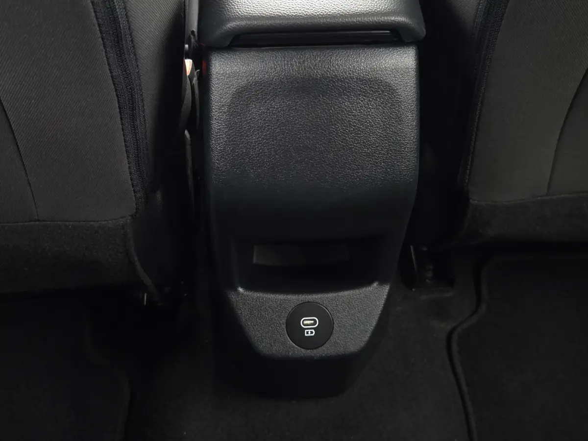 1.0 T-GDI 100pk Premium | Carplay | Climate control | Cruise control | Stoel/stuurverwarming | Camera | Parkeersensoren | DAB | Premium Audio | Lichtmetalen velgen | Navigatie