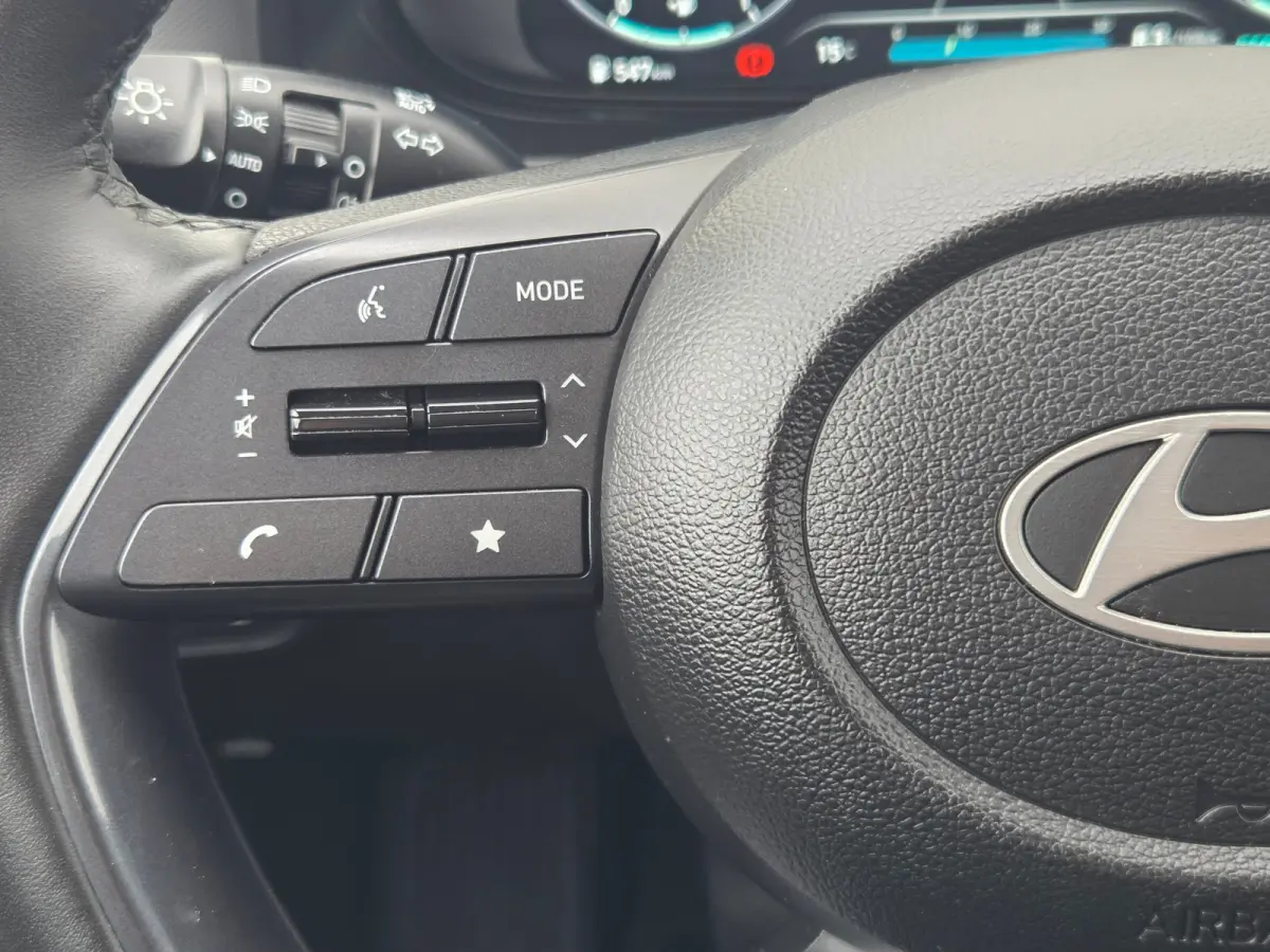 1.0 T-GDI 100pk Premium | Carplay | Climate control | Cruise control | Stoel/stuurverwarming | Camera | Parkeersensoren | DAB | Premium Audio | Lichtmetalen velgen | Navigatie