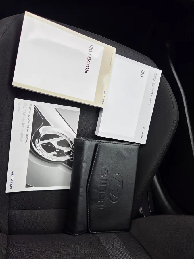 1.0 T-GDI 100pk Premium | Carplay | Climate control | Cruise control | Stoel/stuurverwarming | Camera | Parkeersensoren | DAB | Premium Audio | Lichtmetalen velgen | Navigatie