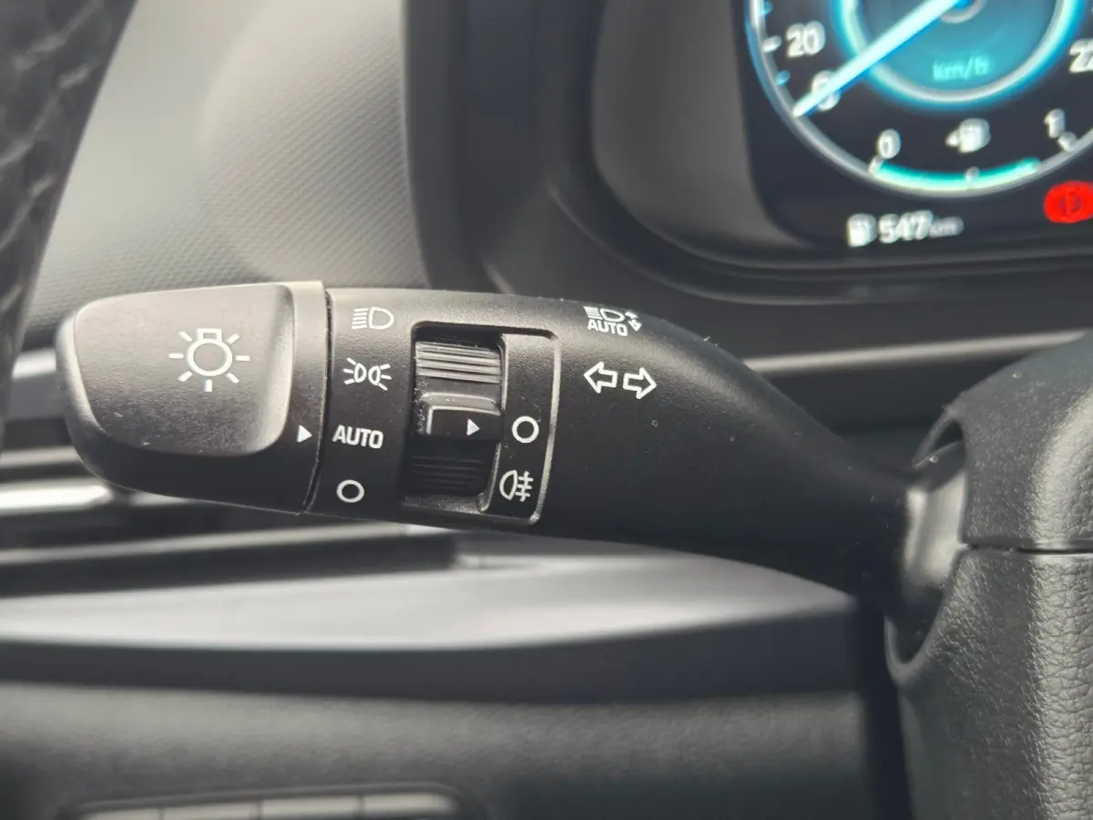 1.0 T-GDI 100pk Premium | Carplay | Climate control | Cruise control | Stoel/stuurverwarming | Camera | Parkeersensoren | DAB | Premium Audio | Lichtmetalen velgen | Navigatie