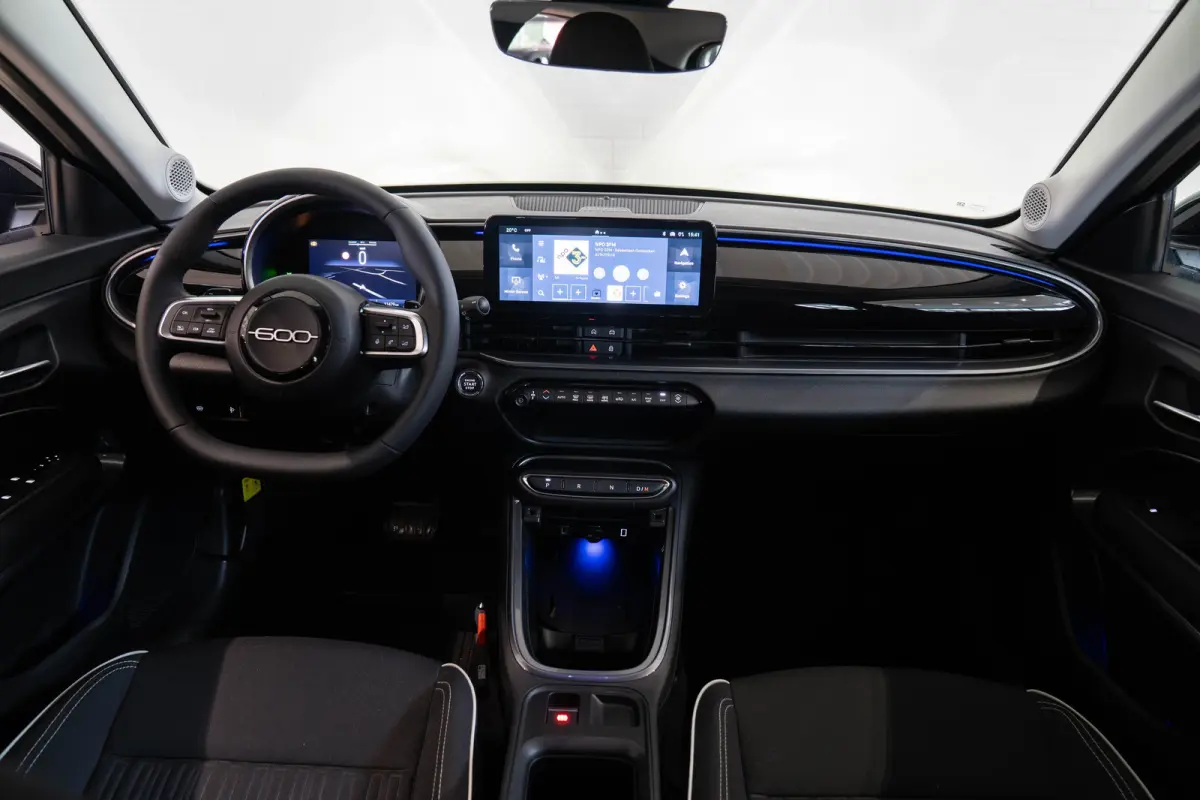 1.2 Hybrid Urban | Camera | Keyless | Parkeersensoren | Navigatie | Climate Controle | Lichtmetalen velgen | Apple Carplay & Android Auto |
