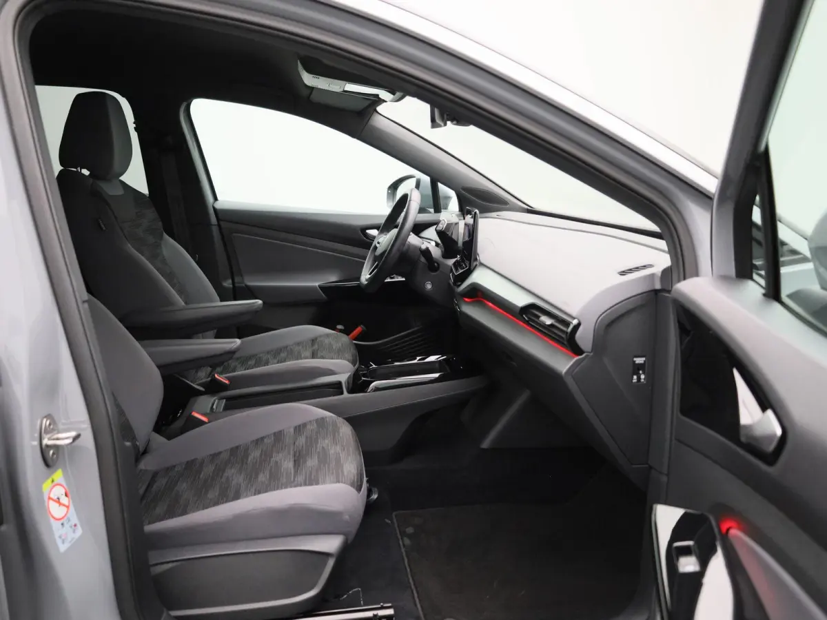 Life 77 kWh 204 PK | SoH 93% | Automaat | Warmtepomp | Navigatie | Parkeersensoren | Stoelverwarming | Stuurverwarming | Apple Carplay | Android Auto | 20" Lichtmetalen velgen |