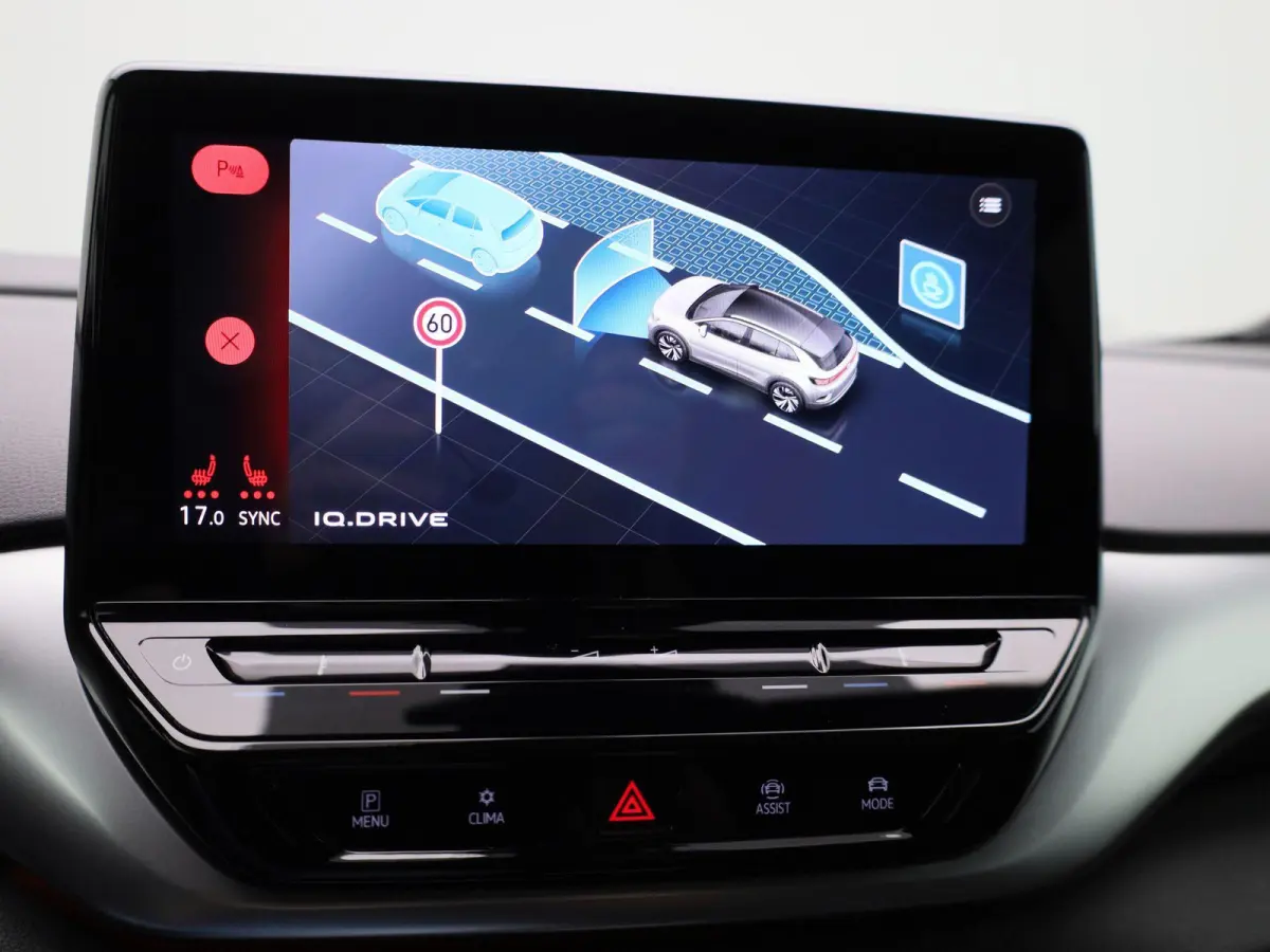 Life 77 kWh 204 PK | SoH 93% | Automaat | Warmtepomp | Navigatie | Parkeersensoren | Stoelverwarming | Stuurverwarming | Apple Carplay | Android Auto | 20" Lichtmetalen velgen |