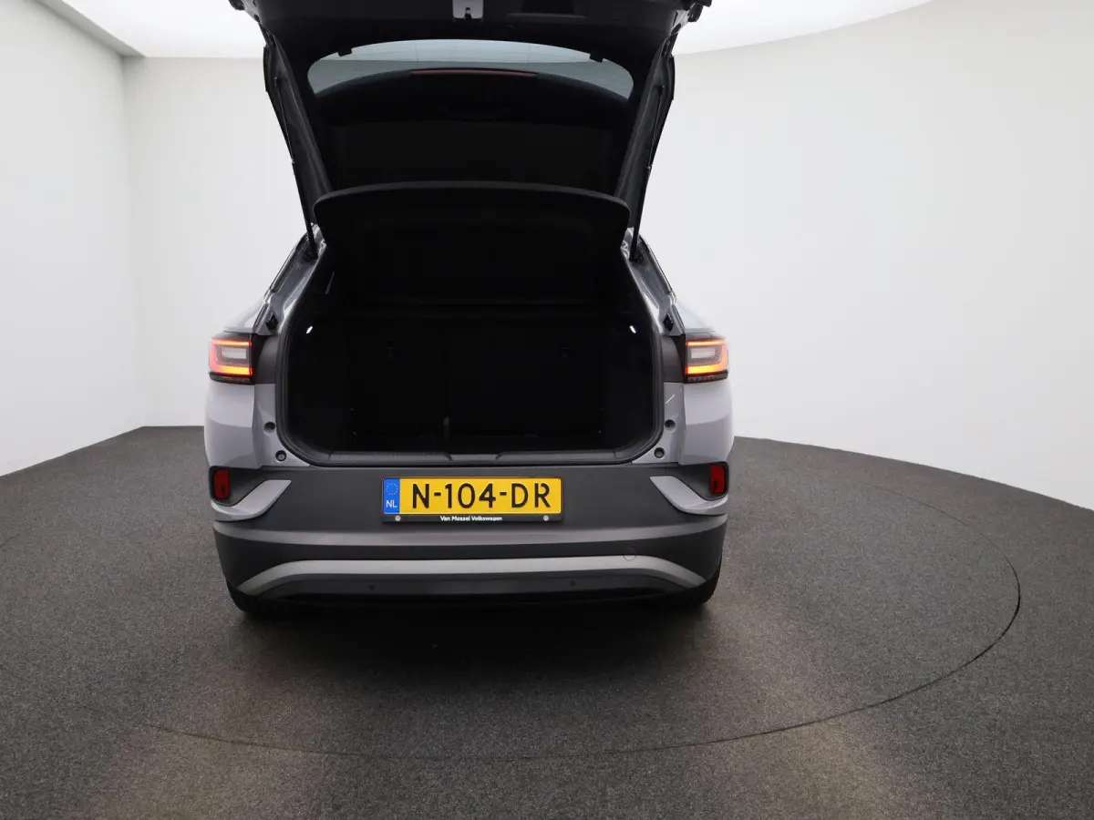 Life 77 kWh 204 PK | SoH 93% | Automaat | Warmtepomp | Navigatie | Parkeersensoren | Stoelverwarming | Stuurverwarming | Apple Carplay | Android Auto | 20" Lichtmetalen velgen |