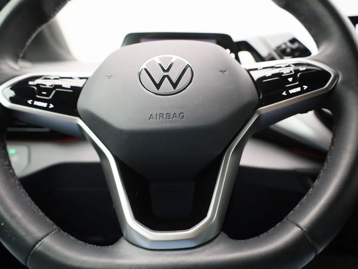 Life 77 kWh 204 PK | SoH 93% | Automaat | Warmtepomp | Navigatie | Parkeersensoren | Stoelverwarming | Stuurverwarming | Apple Carplay | Android Auto | 20" Lichtmetalen velgen |