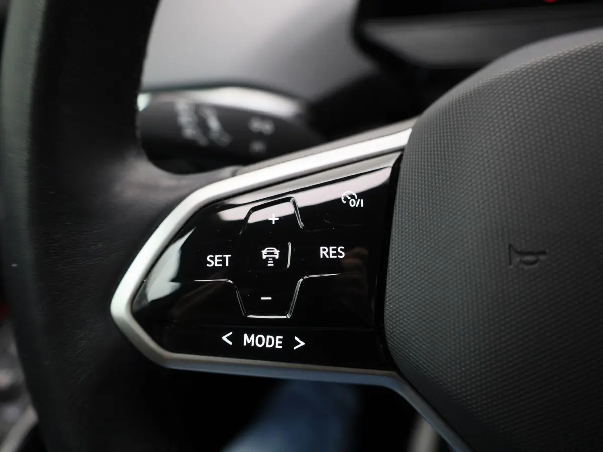 Life 77 kWh 204 PK | SoH 93% | Automaat | Warmtepomp | Navigatie | Parkeersensoren | Stoelverwarming | Stuurverwarming | Apple Carplay | Android Auto | 20" Lichtmetalen velgen |