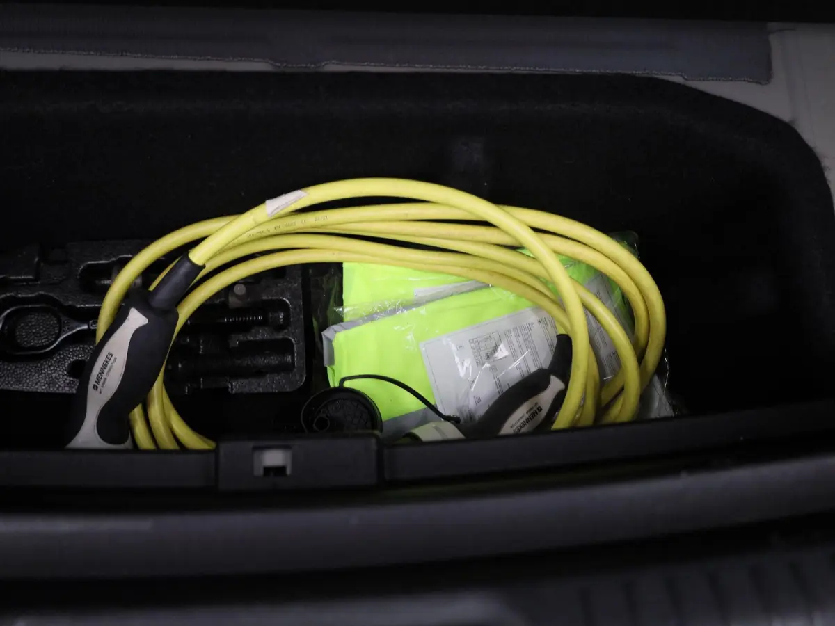 Life 77 kWh 204 PK | SoH 93% | Automaat | Warmtepomp | Navigatie | Parkeersensoren | Stoelverwarming | Stuurverwarming | Apple Carplay | Android Auto | 20" Lichtmetalen velgen |