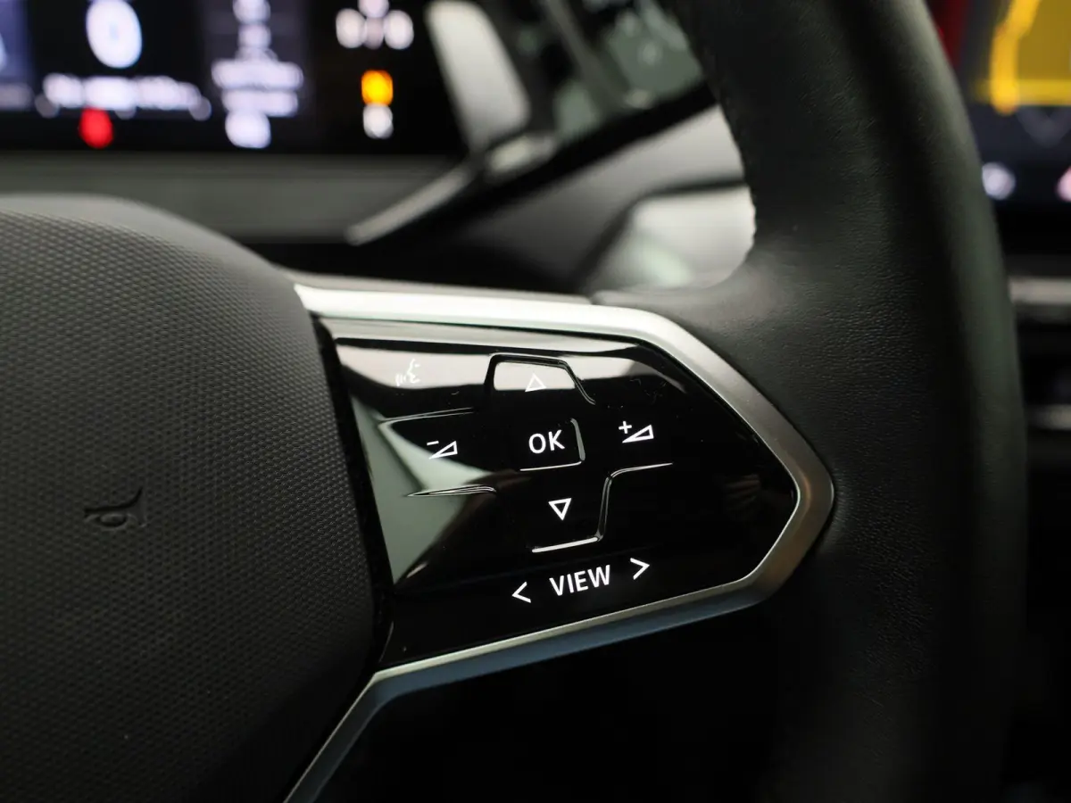 Life 77 kWh 204 PK | SoH 93% | Automaat | Warmtepomp | Navigatie | Parkeersensoren | Stoelverwarming | Stuurverwarming | Apple Carplay | Android Auto | 20" Lichtmetalen velgen |