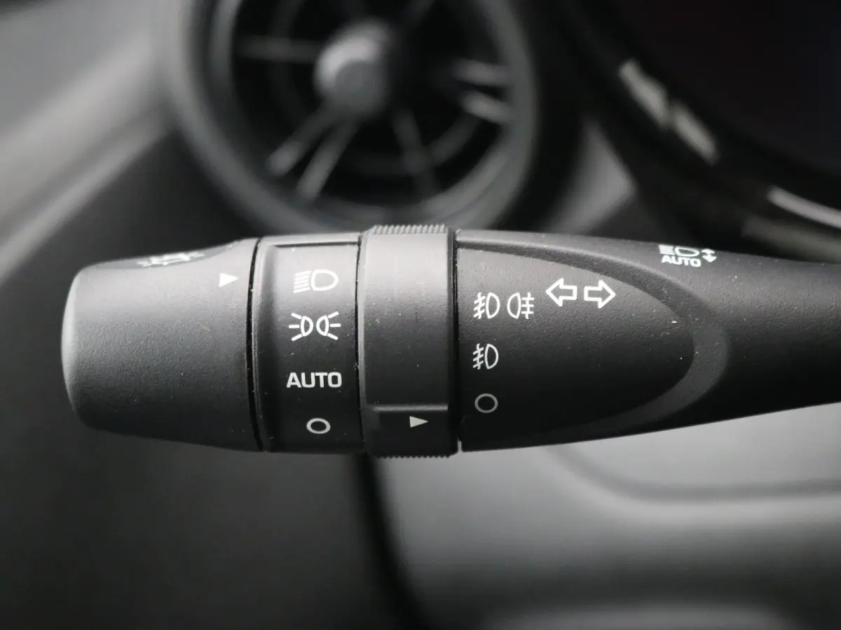 1.0 Comfort | Airco | Apple Carplay/Android Auto|telefoonintegratie premium | Armsteun voor