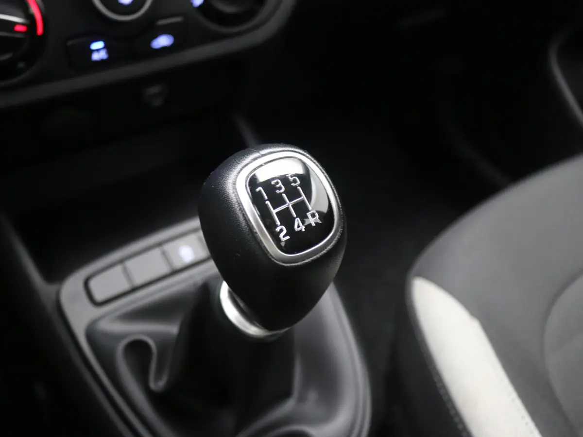 1.0 Comfort | Airco | Apple Carplay/Android Auto|telefoonintegratie premium | Armsteun voor