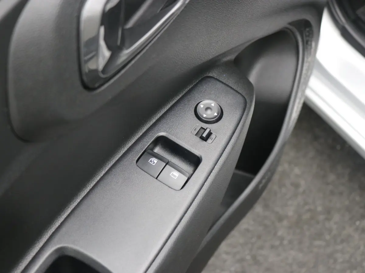 1.0 Comfort | Airco | Apple Carplay/Android Auto|telefoonintegratie premium | Armsteun voor