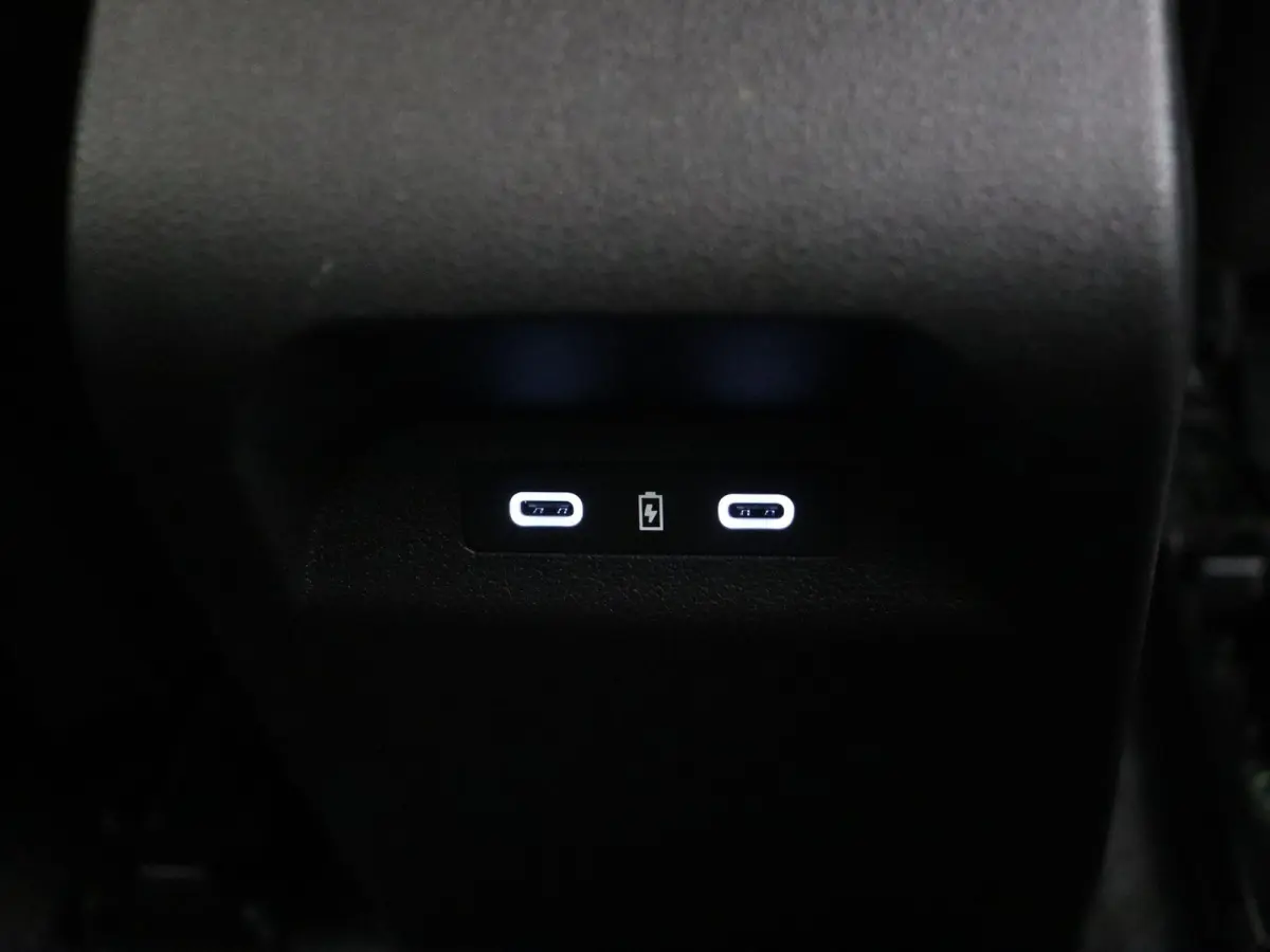 EV60 Optimum Charge Iconic | Harman Kardon | Adaptive Cruise | Stoel & Stuurwielverwarming | Massage Stoel |