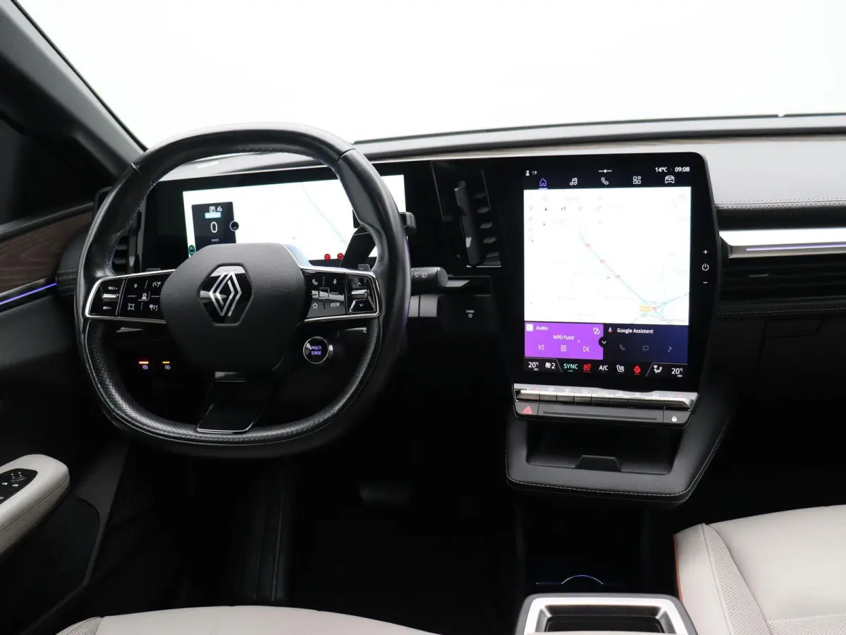 EV60 Optimum Charge Iconic | Harman Kardon | Adaptive Cruise | Stoel & Stuurwielverwarming | Massage Stoel |