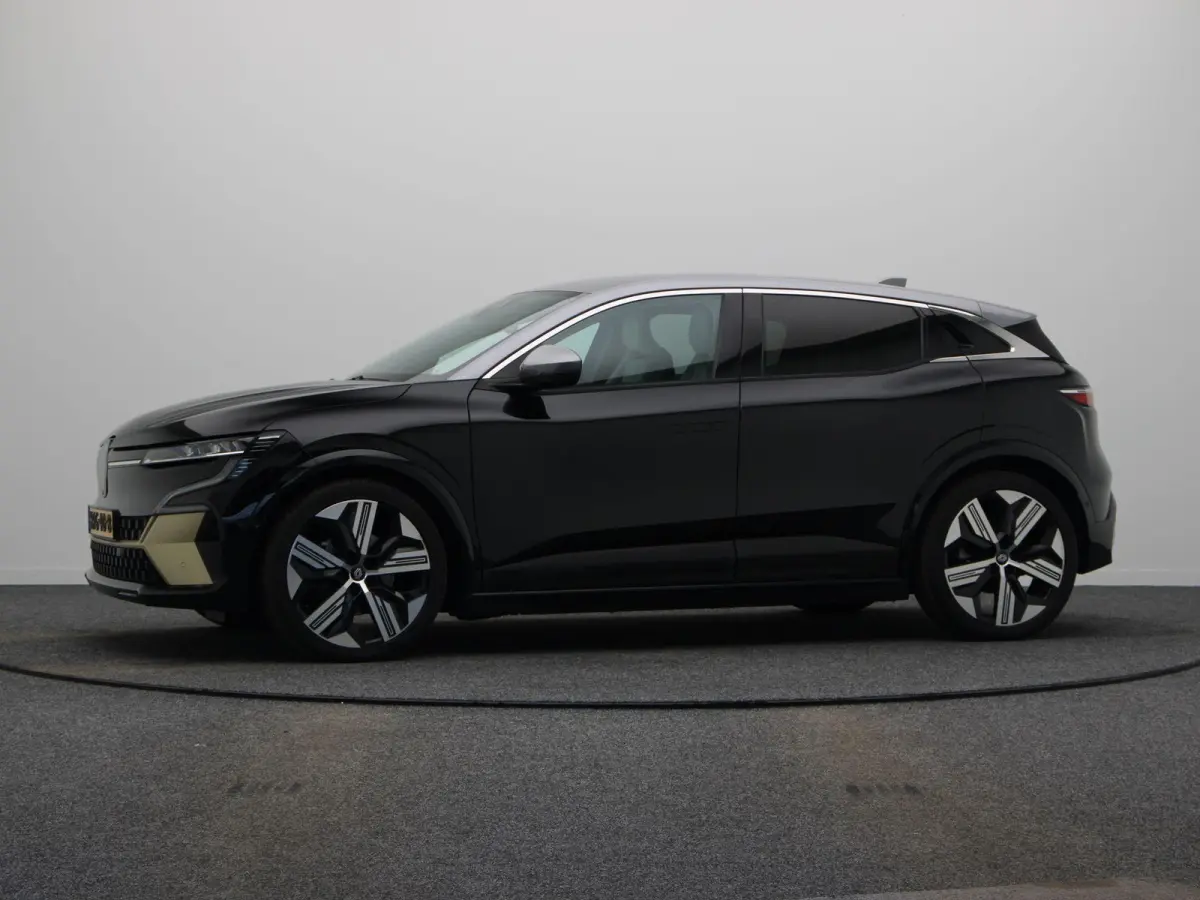 EV60 Optimum Charge Iconic | Harman Kardon | Adaptive Cruise | Stoel & Stuurwielverwarming | Massage Stoel |