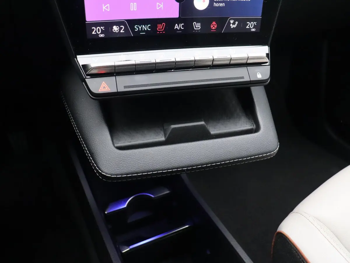 EV60 Optimum Charge Iconic | Harman Kardon | Adaptive Cruise | Stoel & Stuurwielverwarming | Massage Stoel |
