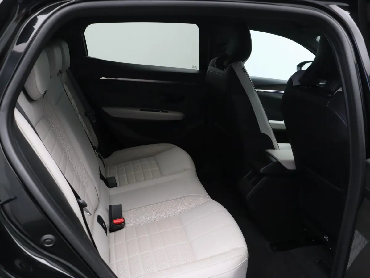 EV60 Optimum Charge Iconic | Harman Kardon | Adaptive Cruise | Stoel & Stuurwielverwarming | Massage Stoel |