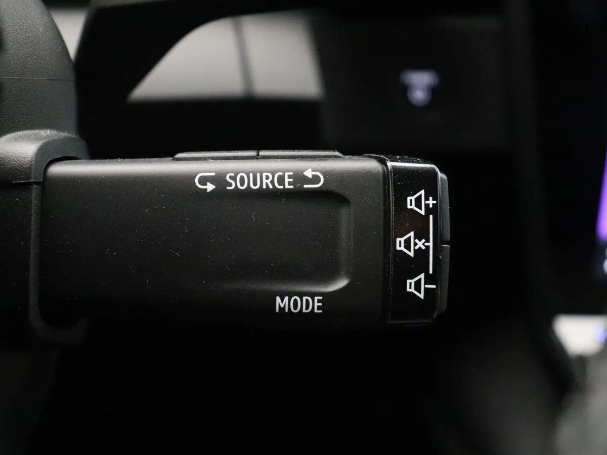EV60 Optimum Charge Iconic | Harman Kardon | Adaptive Cruise | Stoel & Stuurwielverwarming | Massage Stoel |