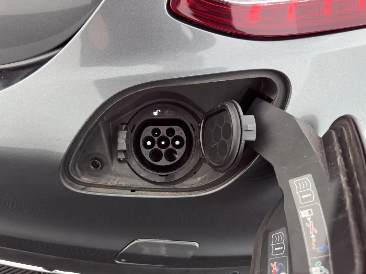 350 e Lease Edition (Plug-in) Aut. *FULL-LED | SPORTSEATS | NAVI-FULLMAP | AMBIENT-LIGHT | AIRMATIC | PRIVACY-GLASS | ECC | PDC | CRUISE | 17''ALU*