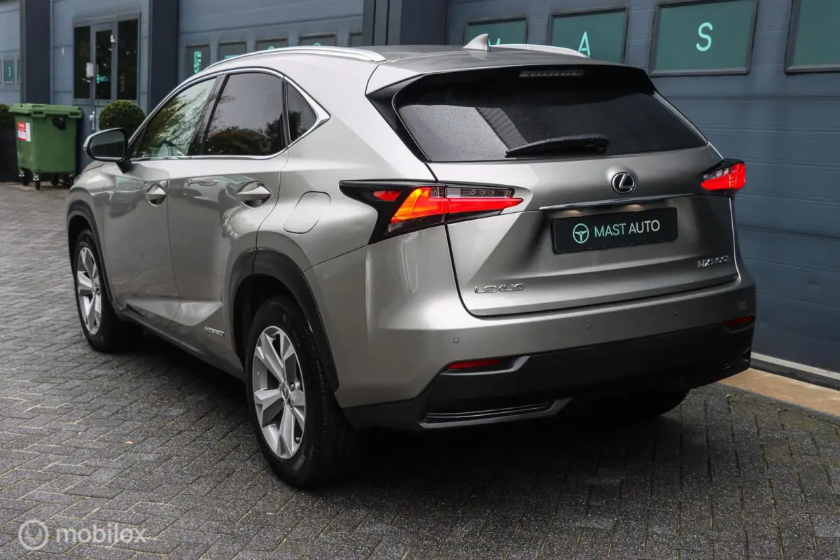 300h AWD Luxury Line|LEDER|CAMERA|STOELVENTILATIE|MARK LEVINSON AUDIO