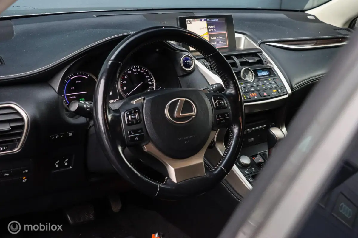 300h AWD Luxury Line|LEDER|CAMERA|STOELVENTILATIE|MARK LEVINSON AUDIO