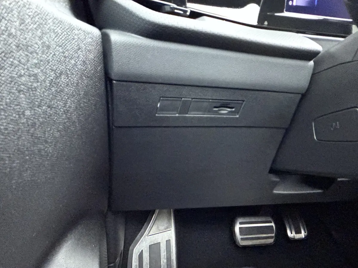 1.2 Ultimate | Achteruitrijcamera | Alcantara bekleding | Apple Carplay/Android Auto|telefoonintegratie premium