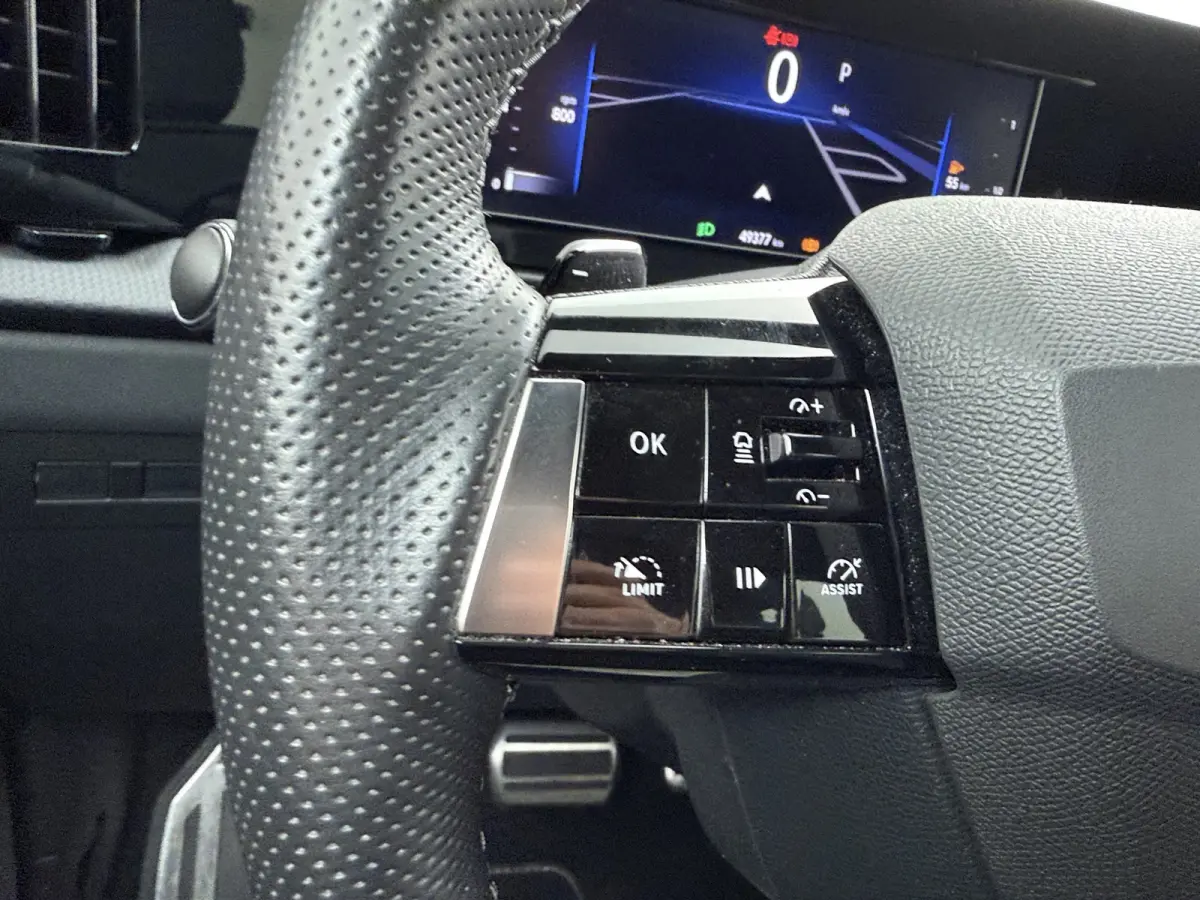 1.2 Ultimate | Achteruitrijcamera | Alcantara bekleding | Apple Carplay/Android Auto|telefoonintegratie premium