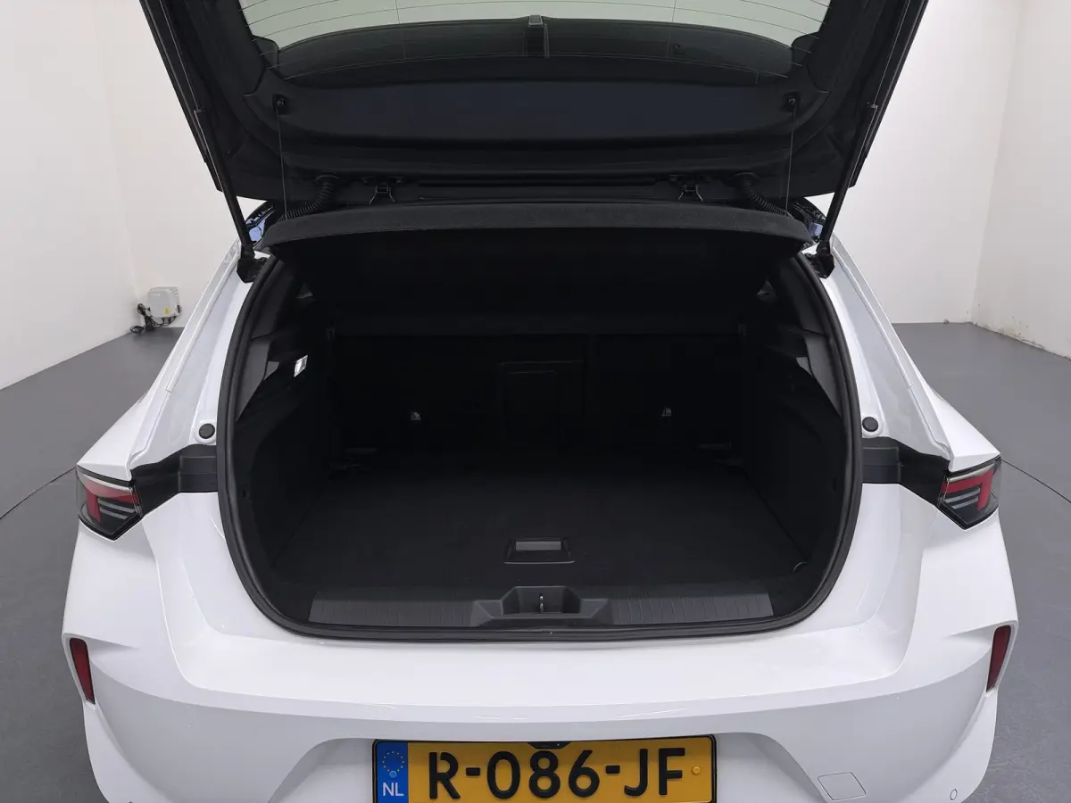 1.2 Ultimate | Achteruitrijcamera | Alcantara bekleding | Apple Carplay/Android Auto|telefoonintegratie premium