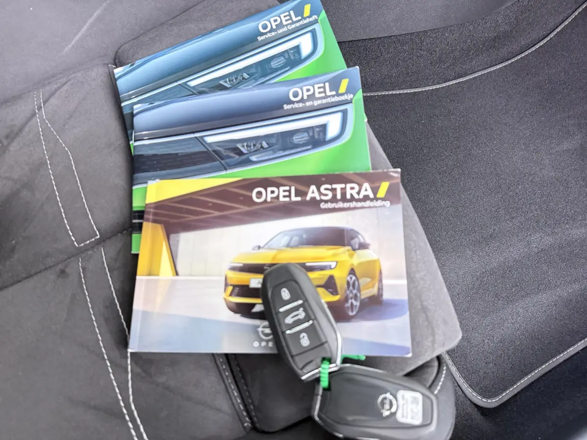 1.2 Ultimate | Achteruitrijcamera | Alcantara bekleding | Apple Carplay/Android Auto|telefoonintegratie premium