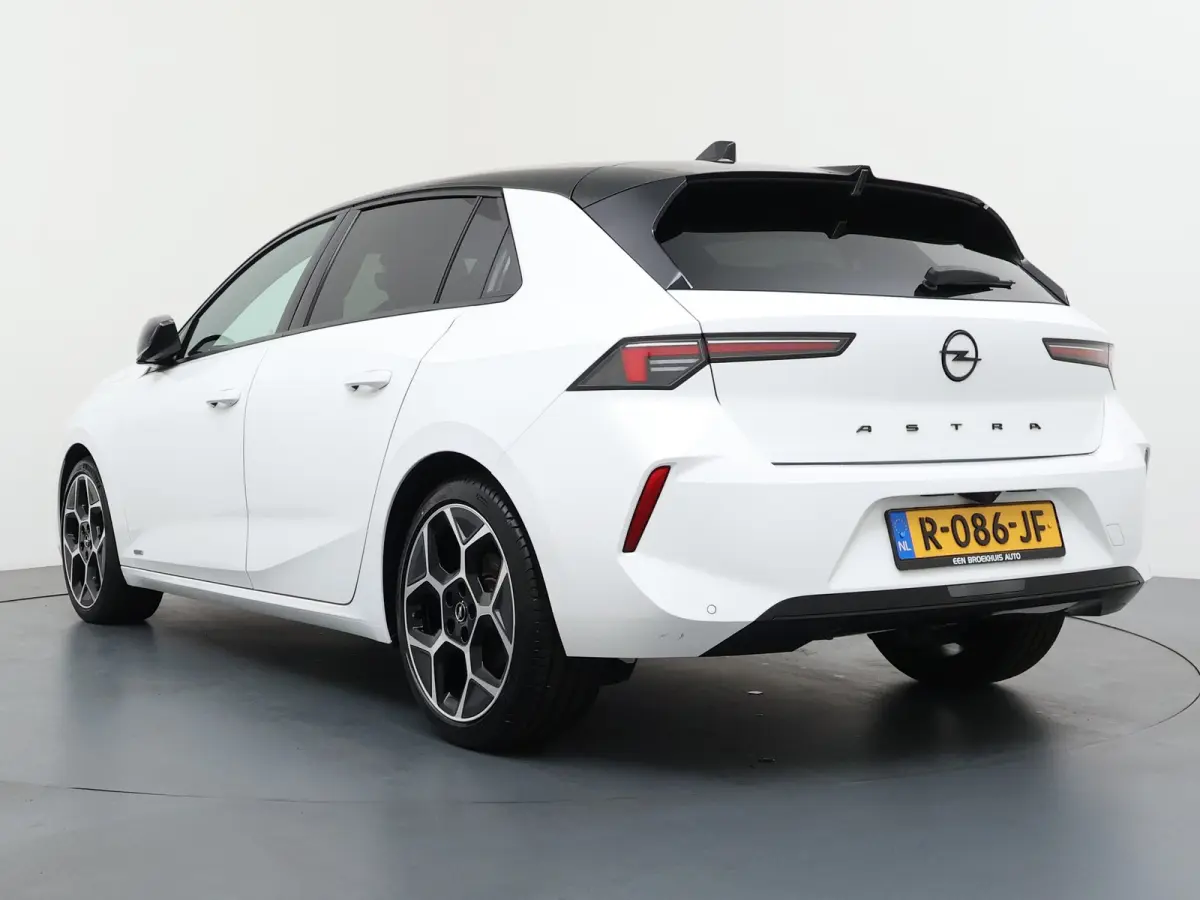 1.2 Ultimate | Achteruitrijcamera | Alcantara bekleding | Apple Carplay/Android Auto|telefoonintegratie premium
