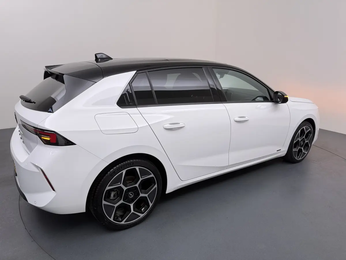 1.2 Ultimate | Achteruitrijcamera | Alcantara bekleding | Apple Carplay/Android Auto|telefoonintegratie premium
